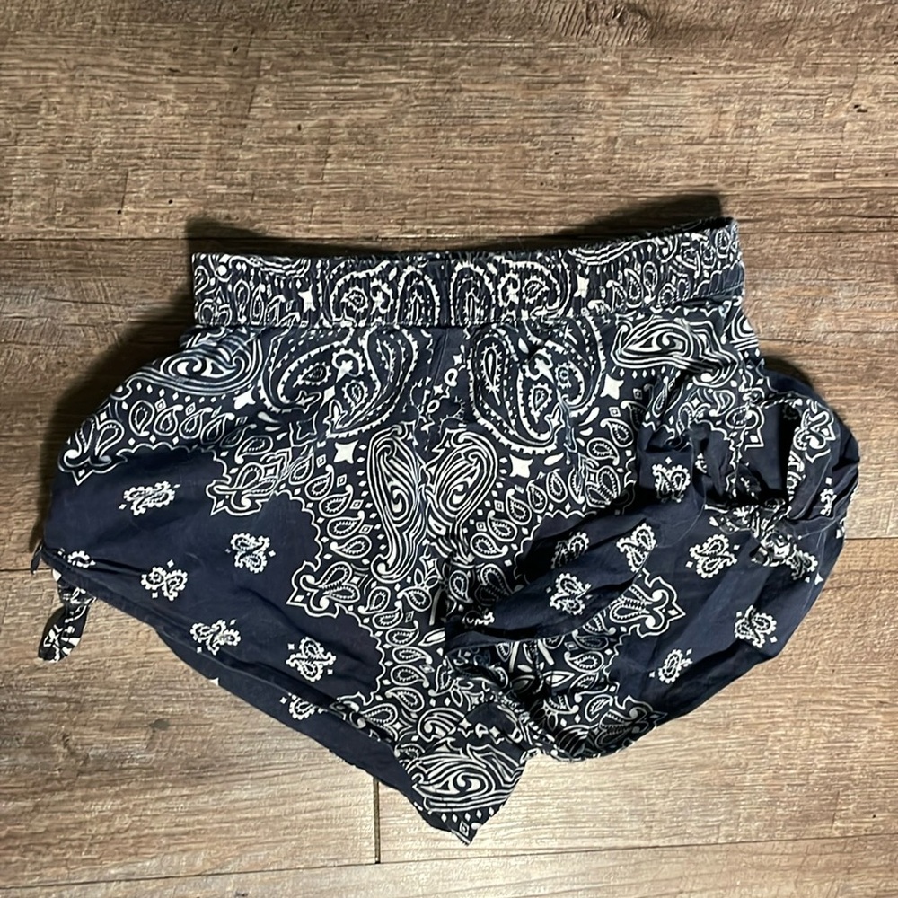 NWT Paradised bandana shorts